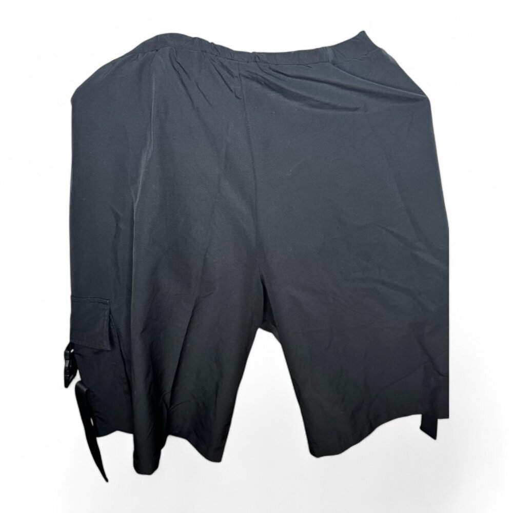 Shein Men's Black Cargo Shorts - Size L